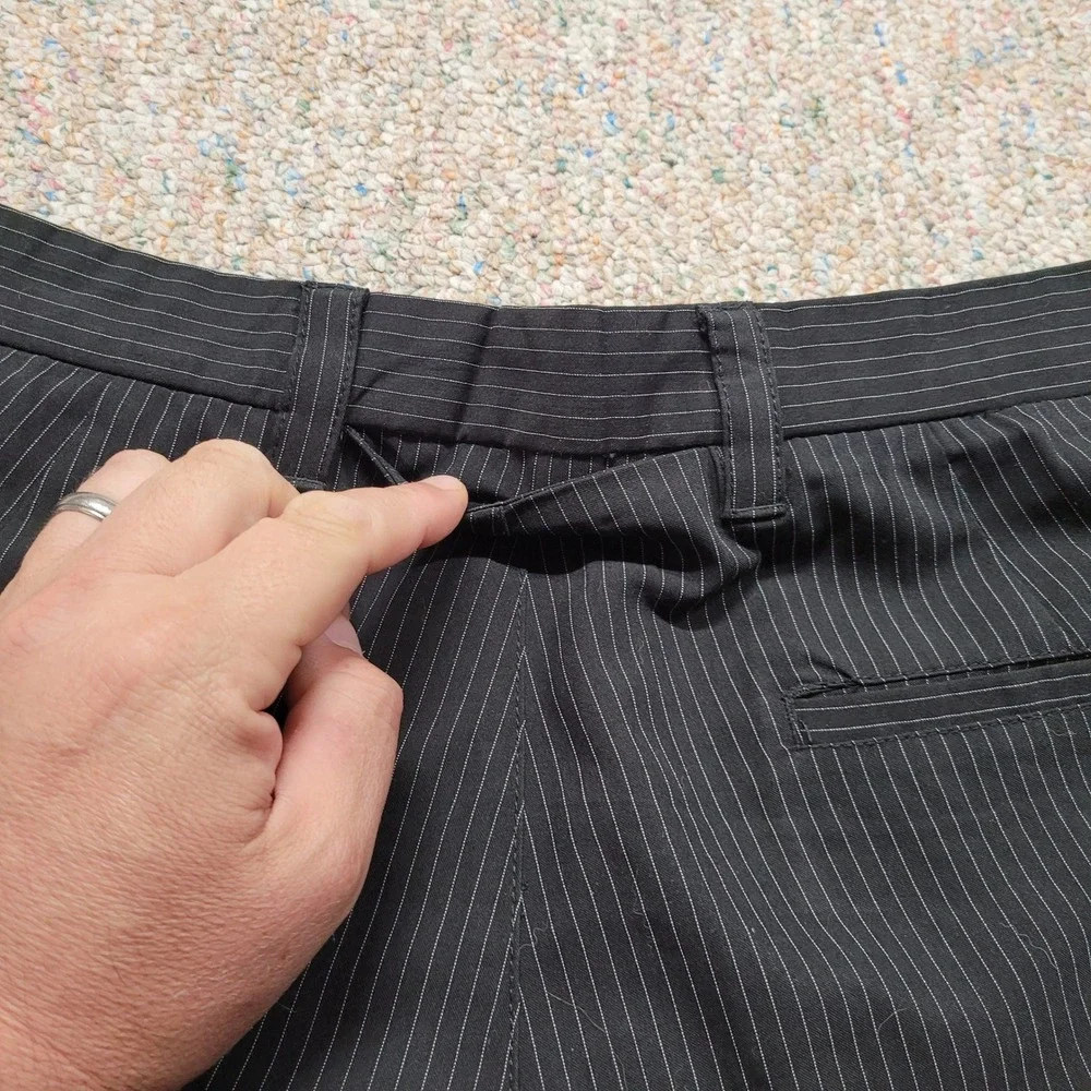 Travis Mathew Golf Shorts Mens 34 Black Pinstripe Performance Stretch Flat Front